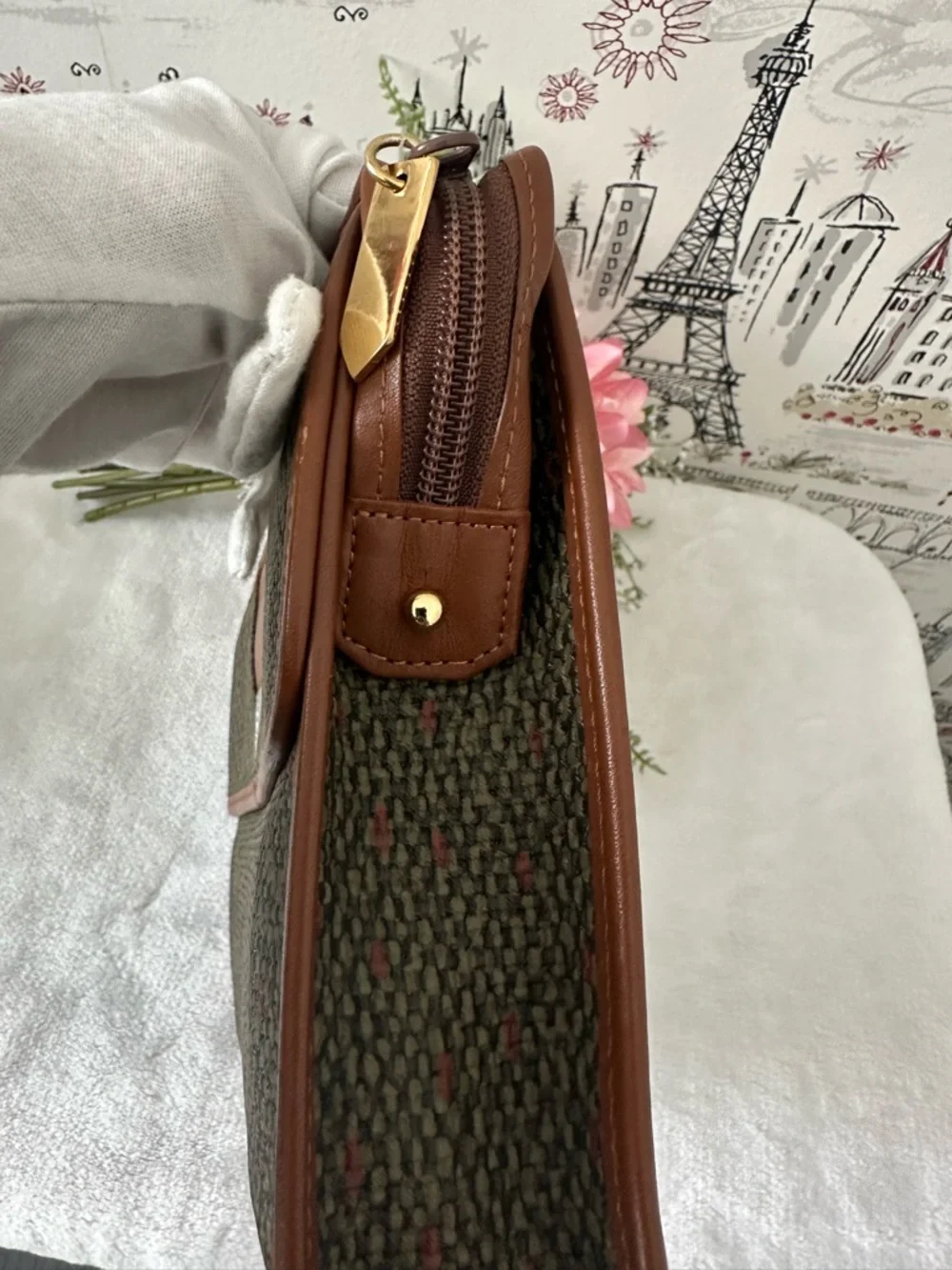 Saint Laurent - Olive & Tan Envelope Clutch - Picture 6 of 8